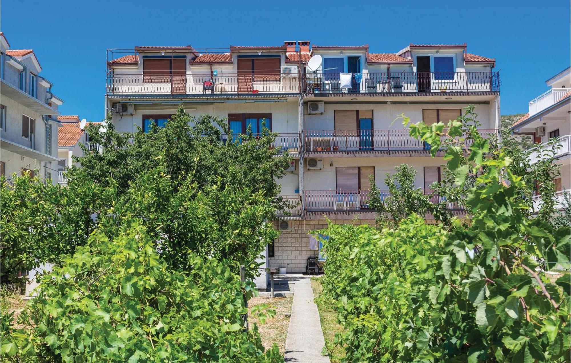 3 Bedroom Gorgeous Apartment In Trogir Luaran gambar
